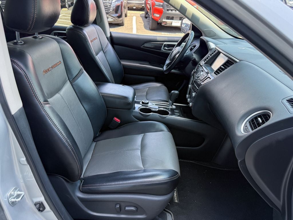 2020 Nissan Pathfinder SL