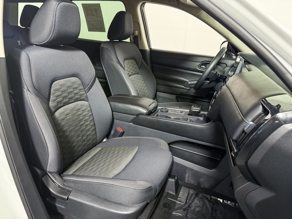 2024 Nissan Pathfinder S