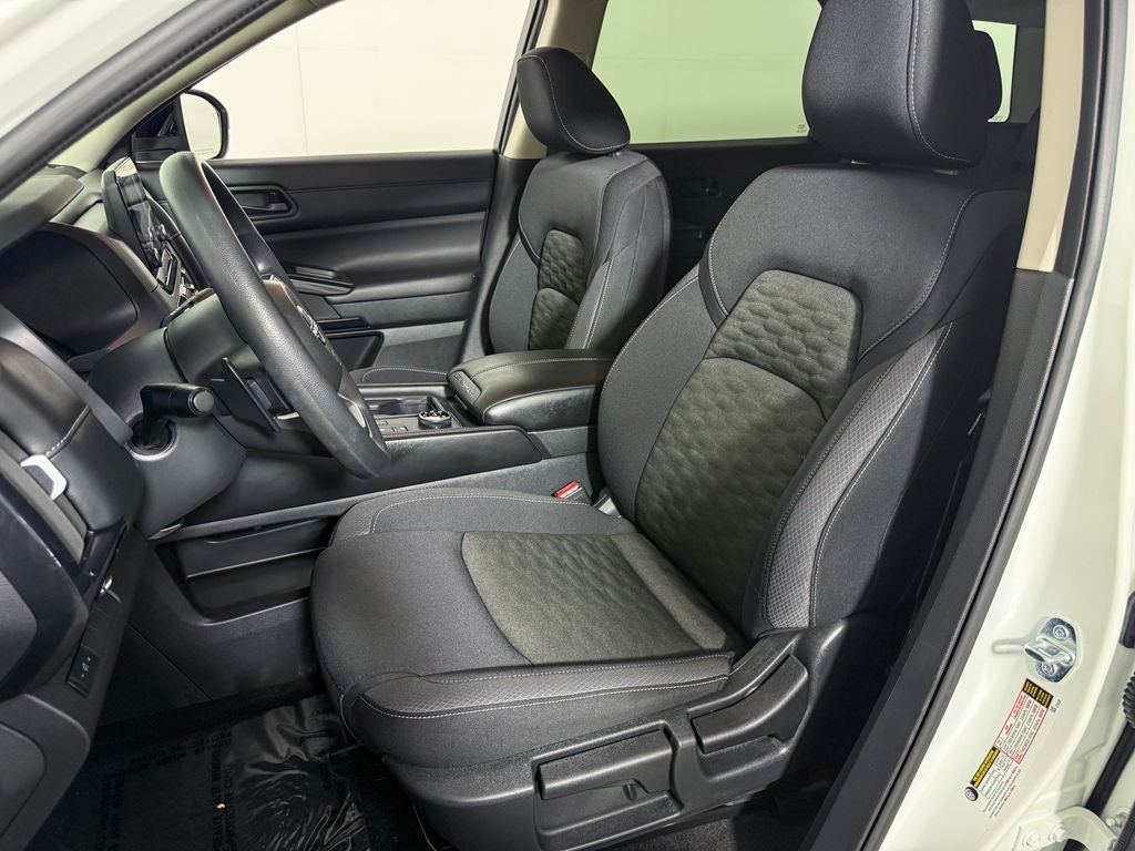 2024 Nissan Pathfinder S