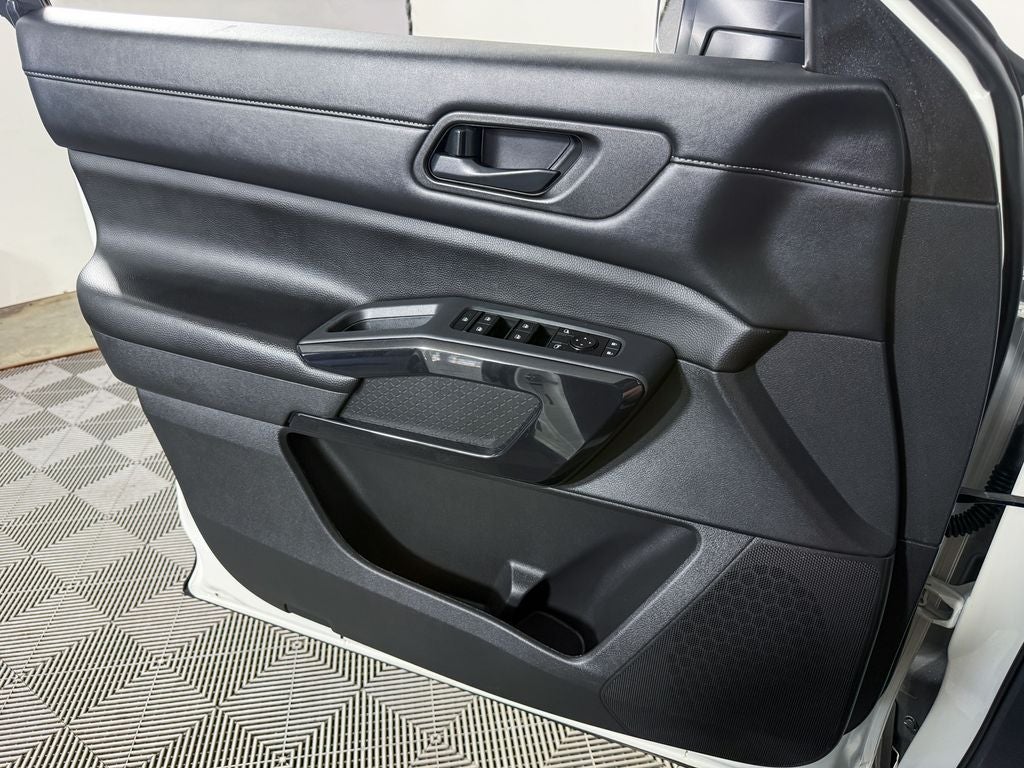 2024 Nissan Pathfinder S