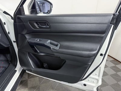 2024 Nissan Pathfinder S