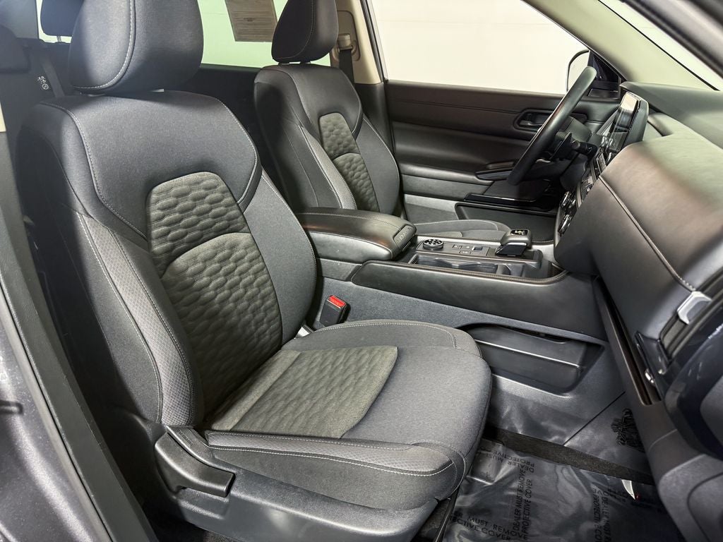 2024 Nissan Pathfinder S