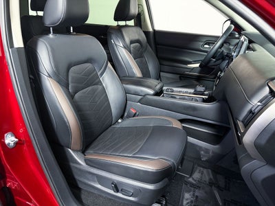 2022 Nissan Pathfinder Platinum