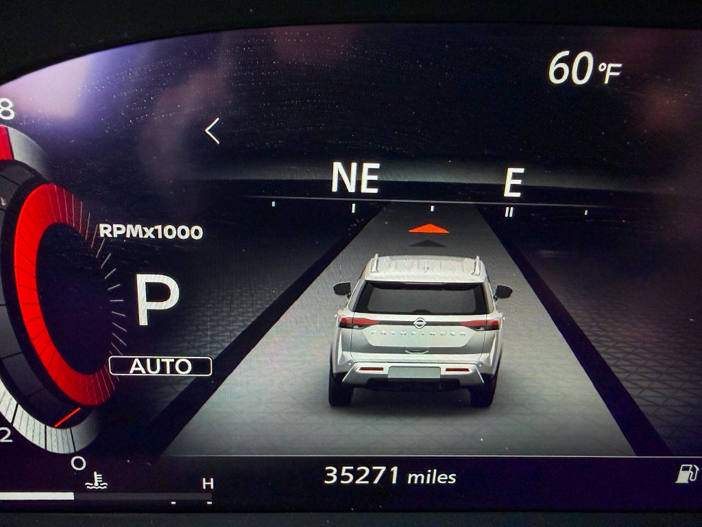 2023 Nissan Pathfinder Platinum
