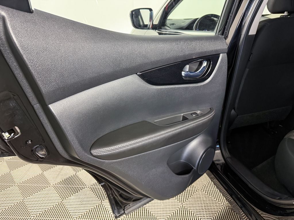 2022 Nissan Rogue Sport SV