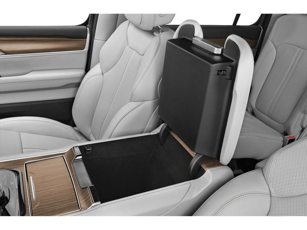 2023 Jeep Wagoneer L Base