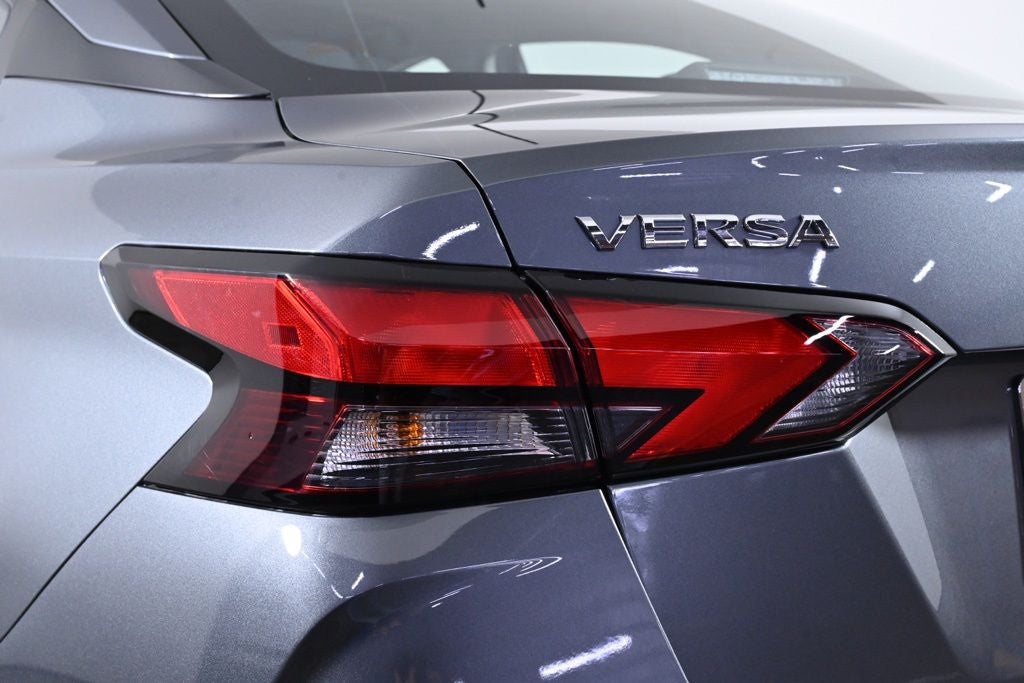 2022 Nissan Versa 1.6 S