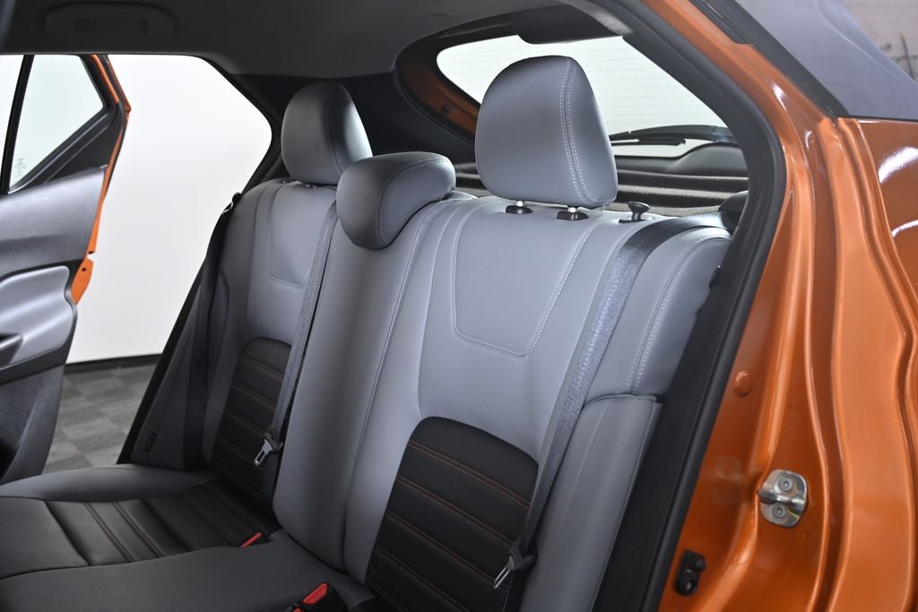 2021 Nissan Kicks SR