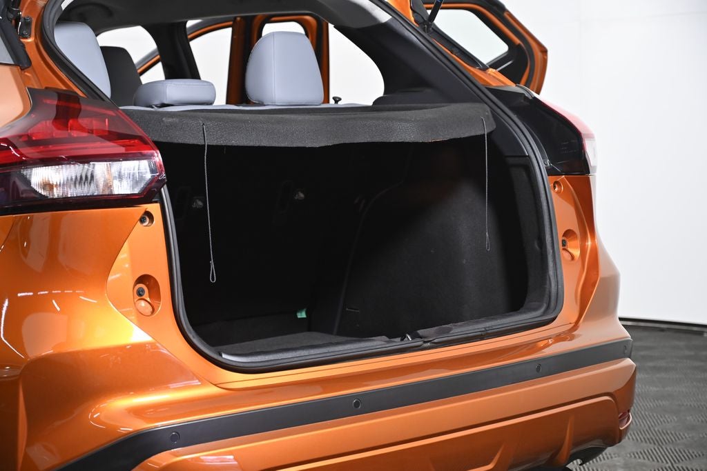 2021 Nissan Kicks SR