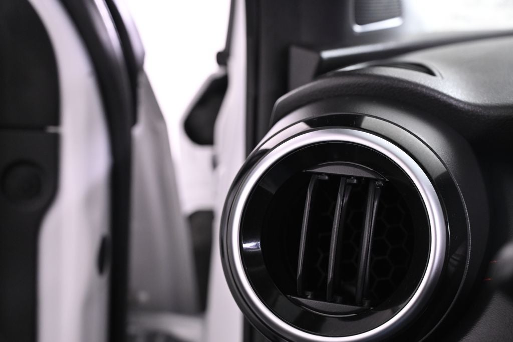 2023 Nissan Kicks SR Nissan Certified