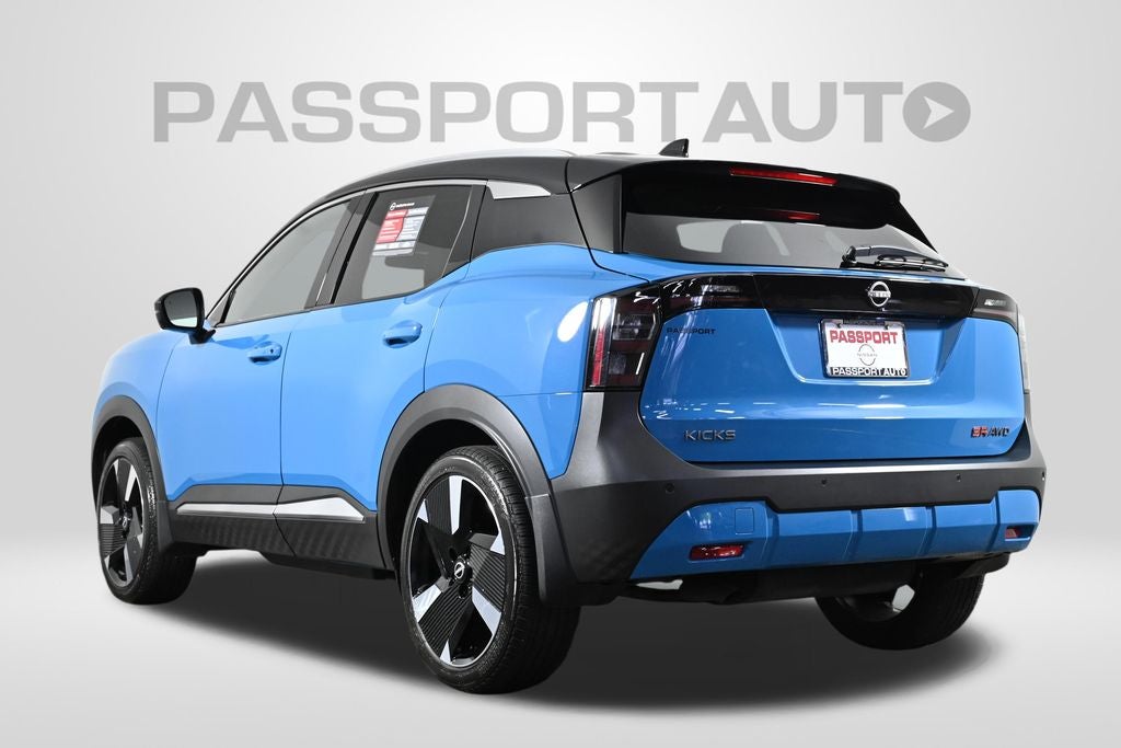 2025 Nissan Kicks SR