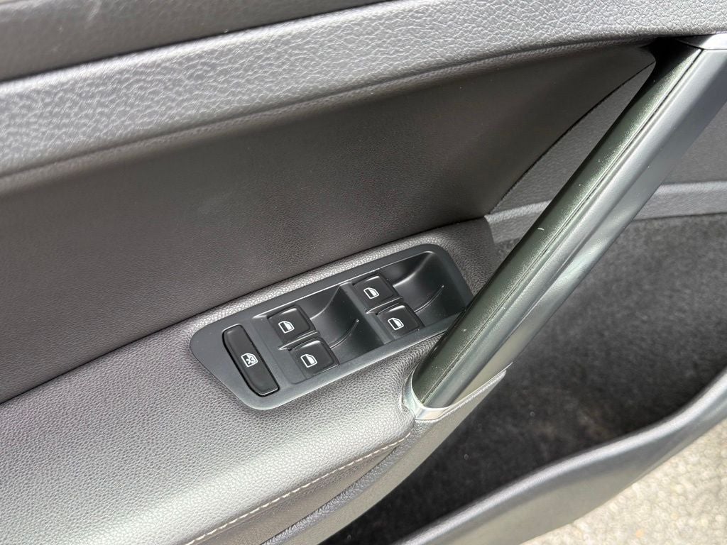 2015 Volkswagen Golf SportWagen S