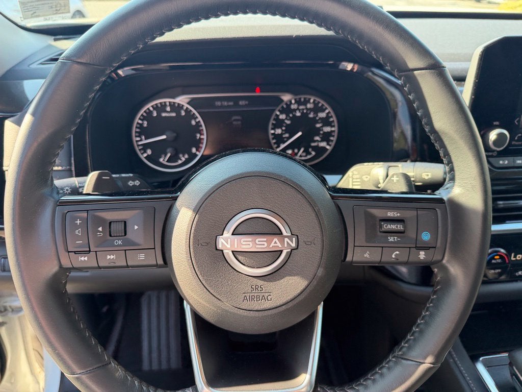 2023 Nissan Pathfinder SV