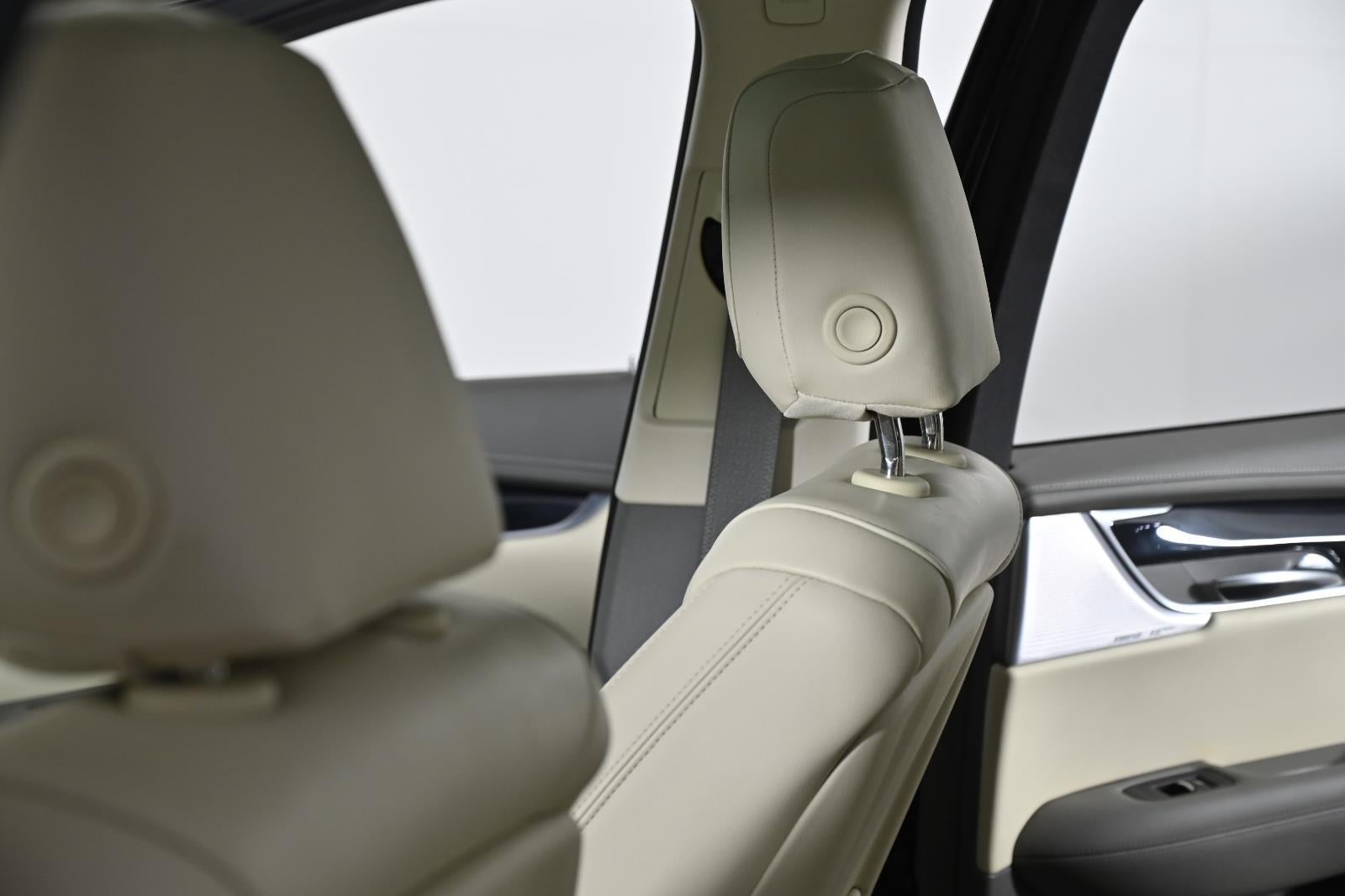 2024 Cadillac XT6 FWD Premium Luxury