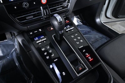 2024 Porsche Macan T
