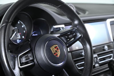 2022 Porsche Macan AWD