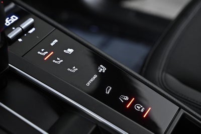 2022 Porsche Macan AWD