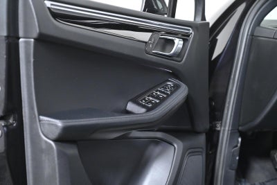 2022 Porsche Macan AWD