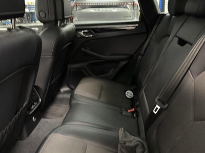 2022 Porsche Macan AWD