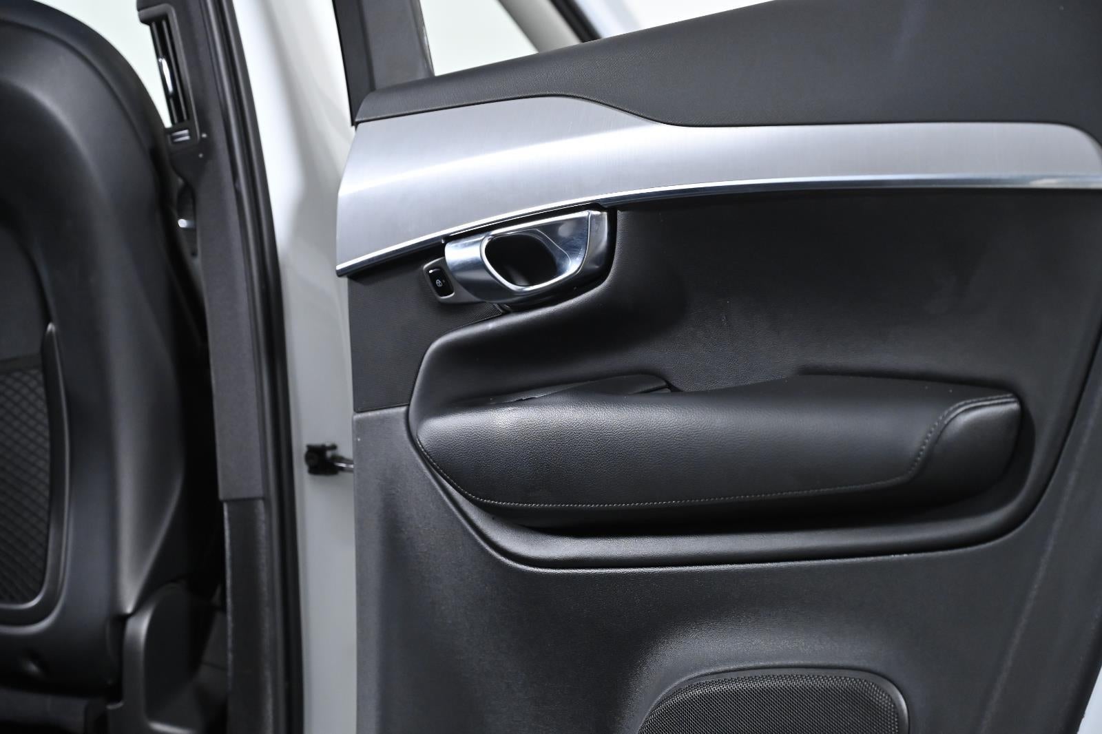 2022 Volvo XC90 Momentum