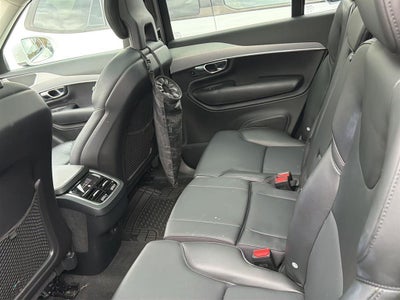 2022 Volvo XC90 Momentum
