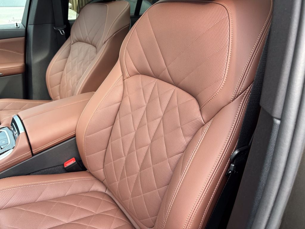 2025 BMW X5 M60i