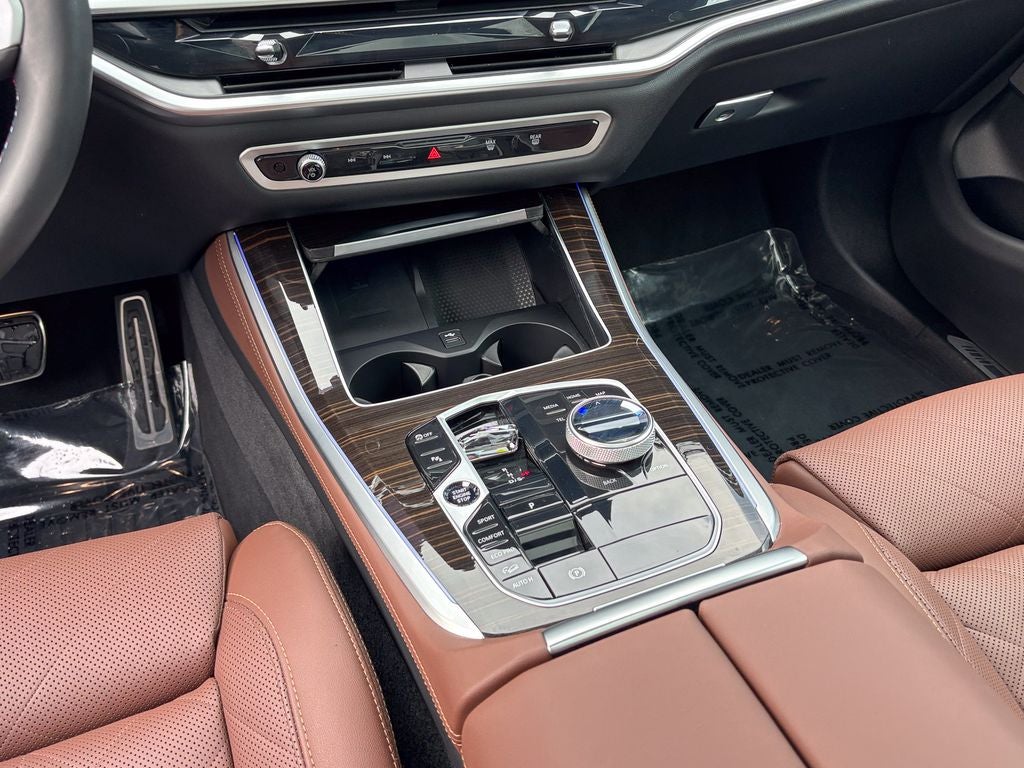 2025 BMW X5 M60i