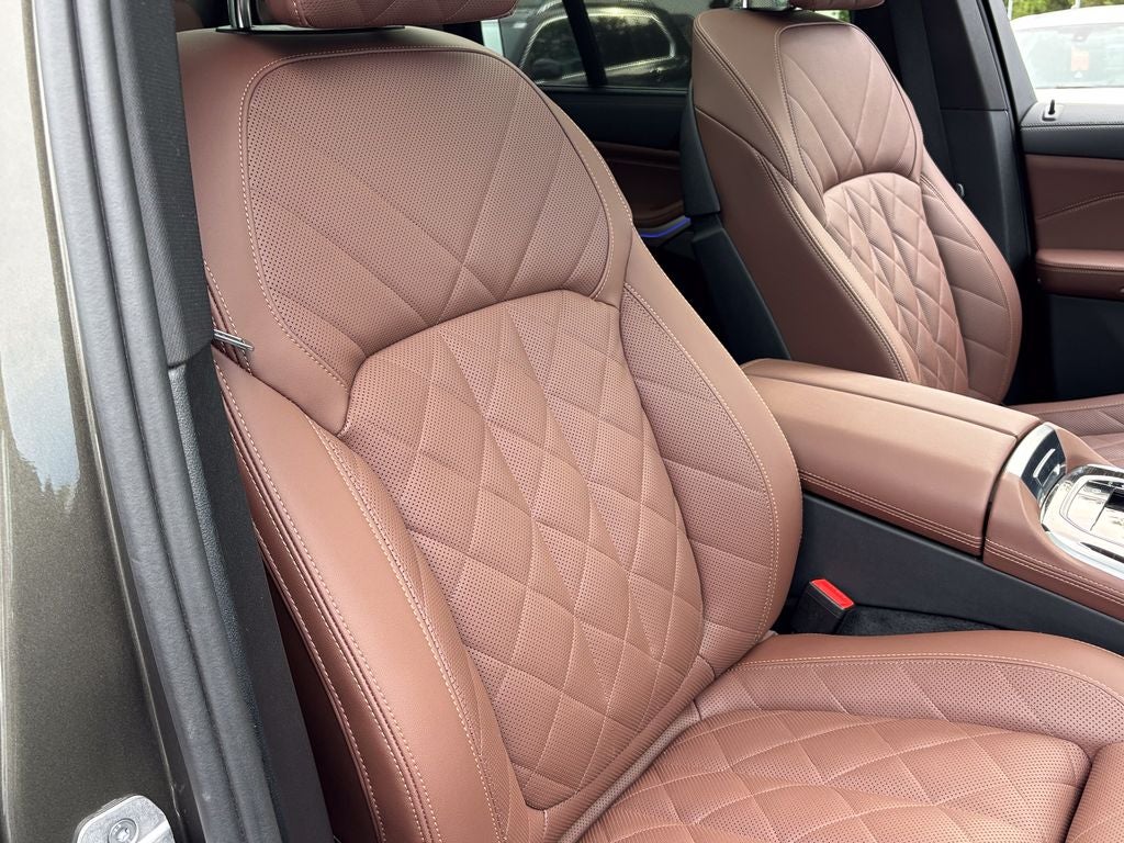 2025 BMW X5 M60i