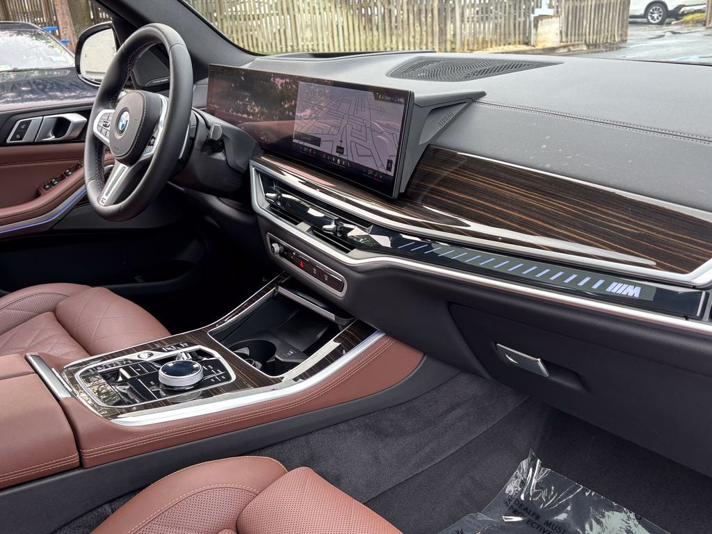 2025 BMW X5 M60i
