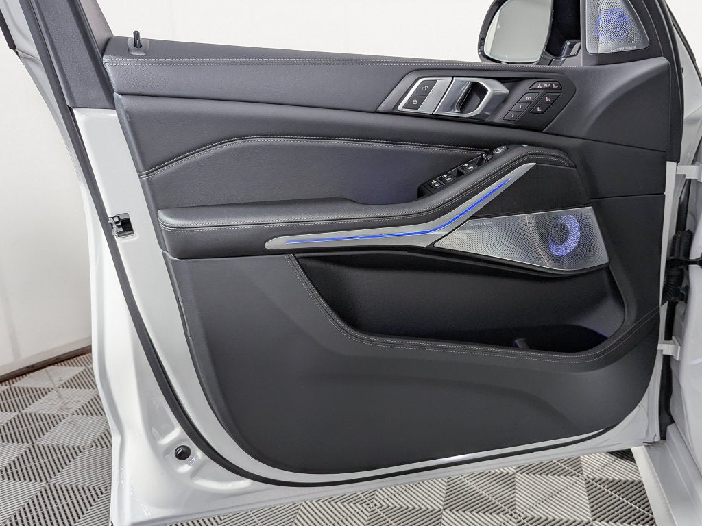 2026 BMW X7 ALPINA XB7