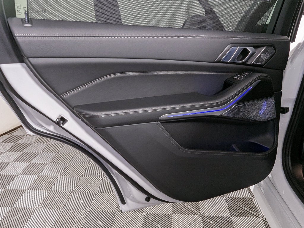 2026 BMW X7 ALPINA XB7