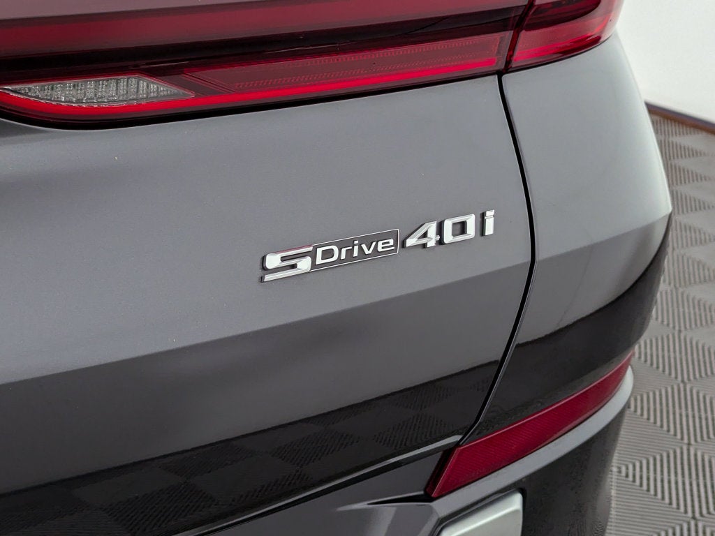 2021 BMW X6 sDrive40i