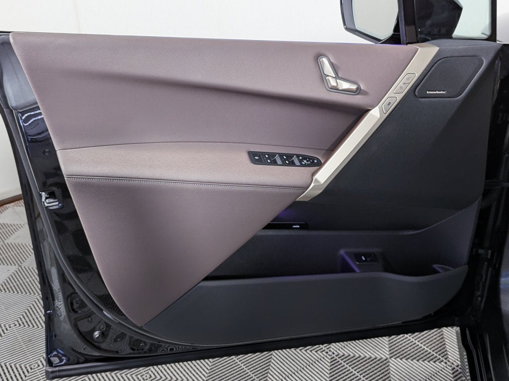 2025 BMW iX xDrive50