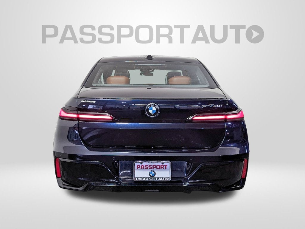 2023 BMW 7 Series 740i