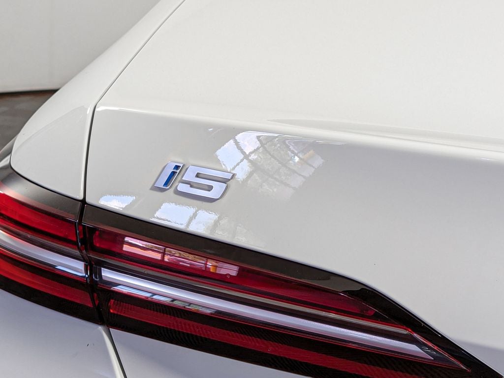 2025 BMW i5 xDrive40 xDrive40