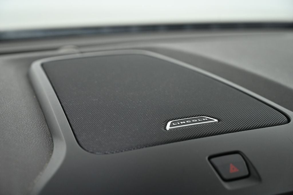 2017 Lincoln Continental Base