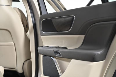 2017 Lincoln Continental Base