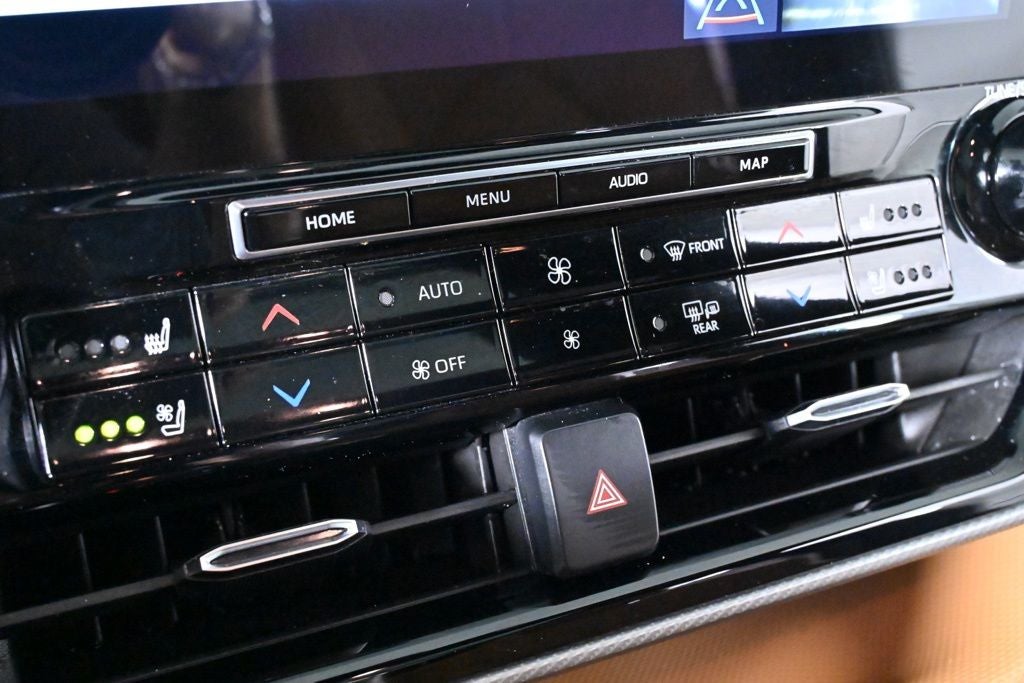 2022 Toyota Highlander Hybrid Platinum