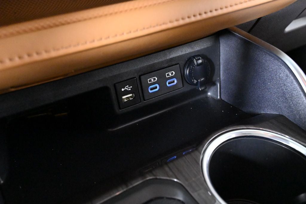 2022 Toyota Highlander Hybrid Platinum