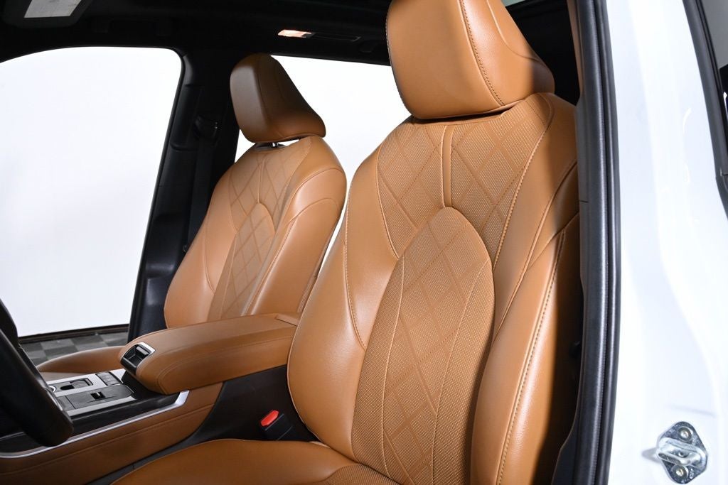 2022 Toyota Highlander Hybrid Platinum