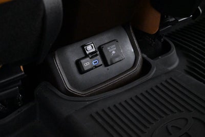 2022 Toyota Highlander Hybrid Platinum