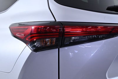 2022 Toyota Highlander Hybrid Platinum