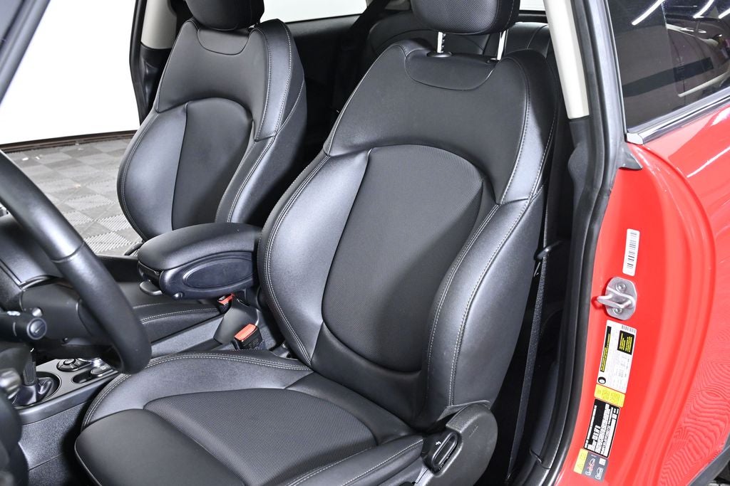 2023 MINI Cooper Cooper SE Signature