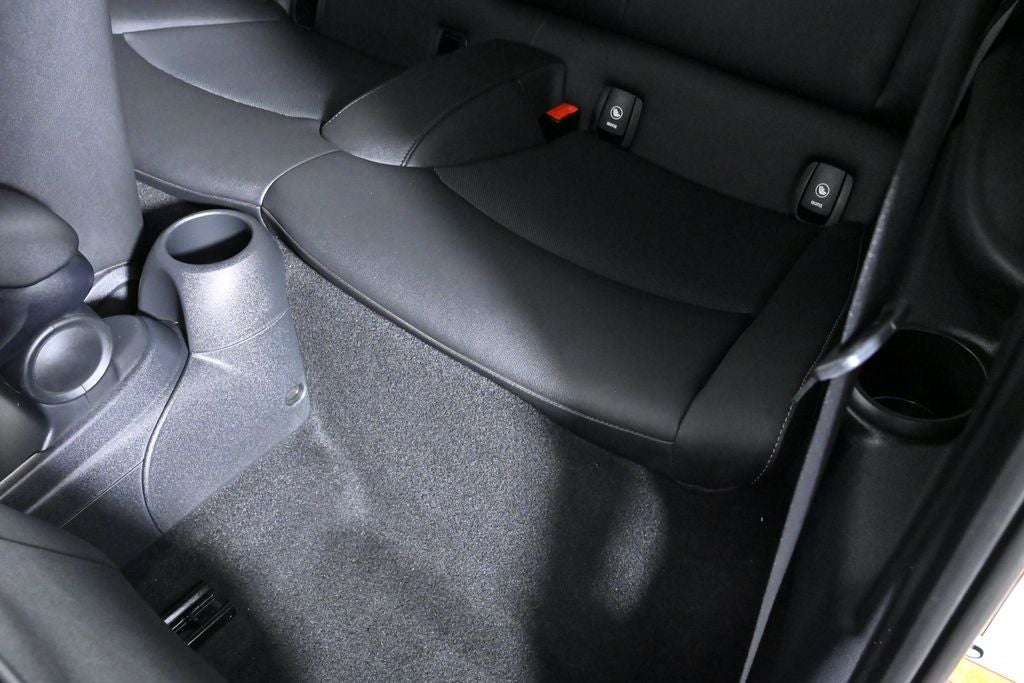 2023 MINI Cooper Cooper SE Signature