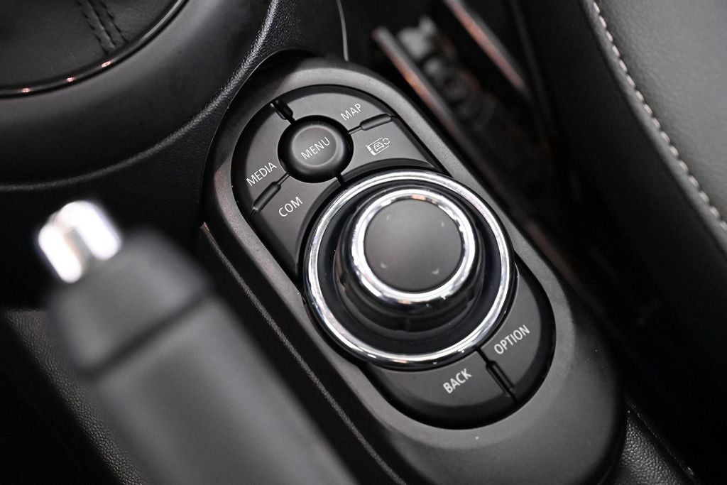 2023 MINI 4 Door Base