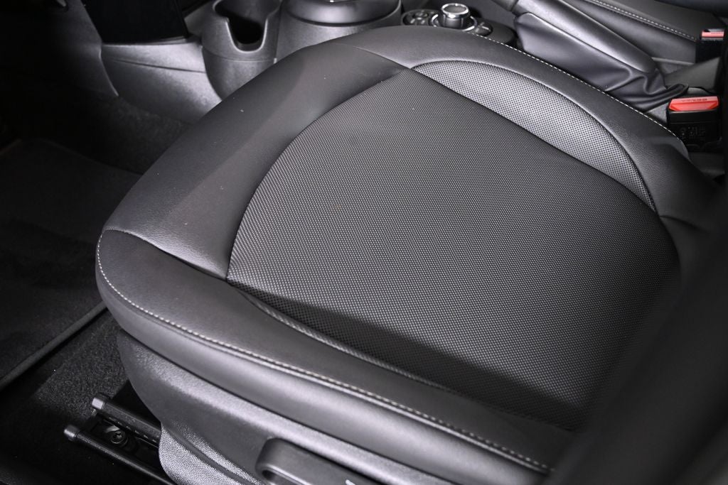 2023 MINI 4 Door Base