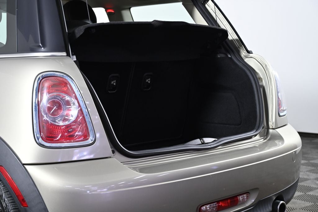2011 MINI HARDTOP 2 DOOR 2dr Cpe