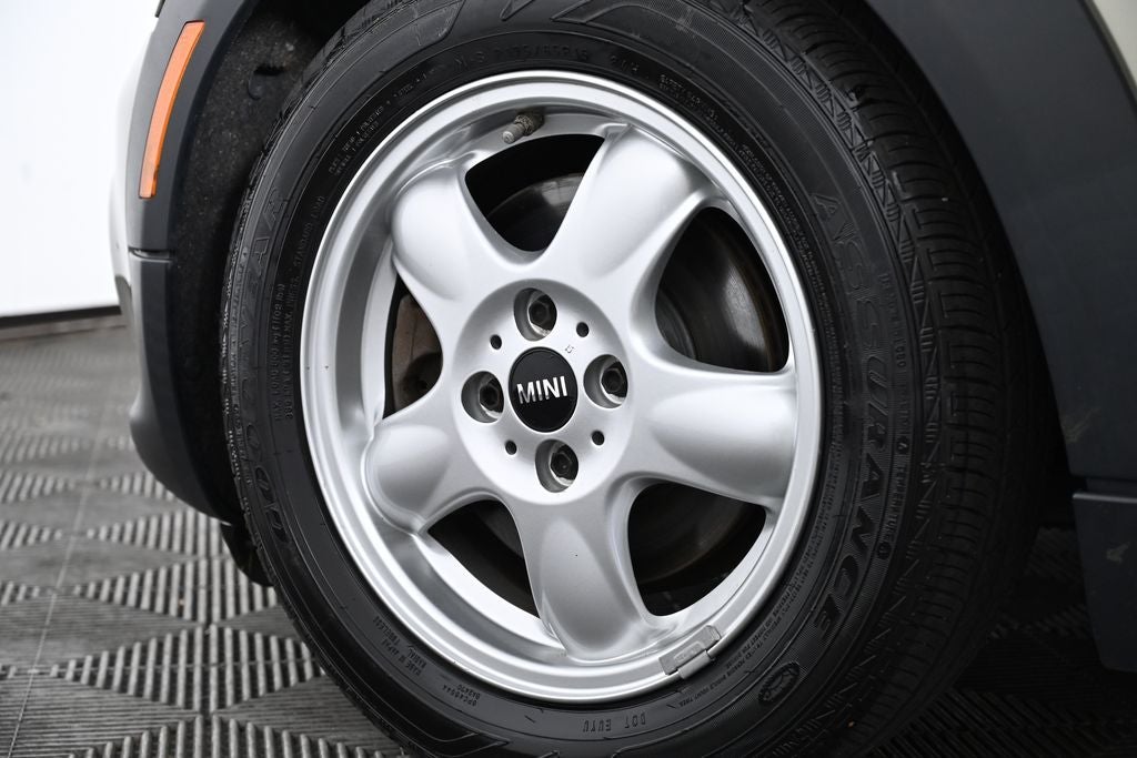 2011 MINI HARDTOP 2 DOOR 2dr Cpe