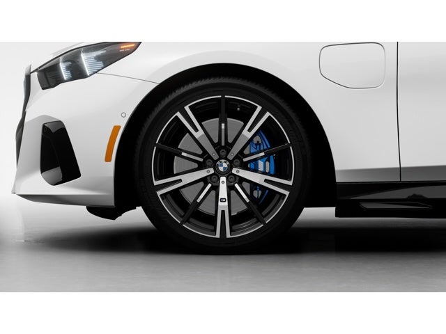 2027 BMW 550e 550e xDrive