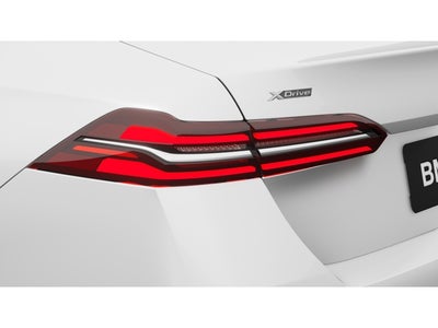 2027 BMW 550e 550e xDrive